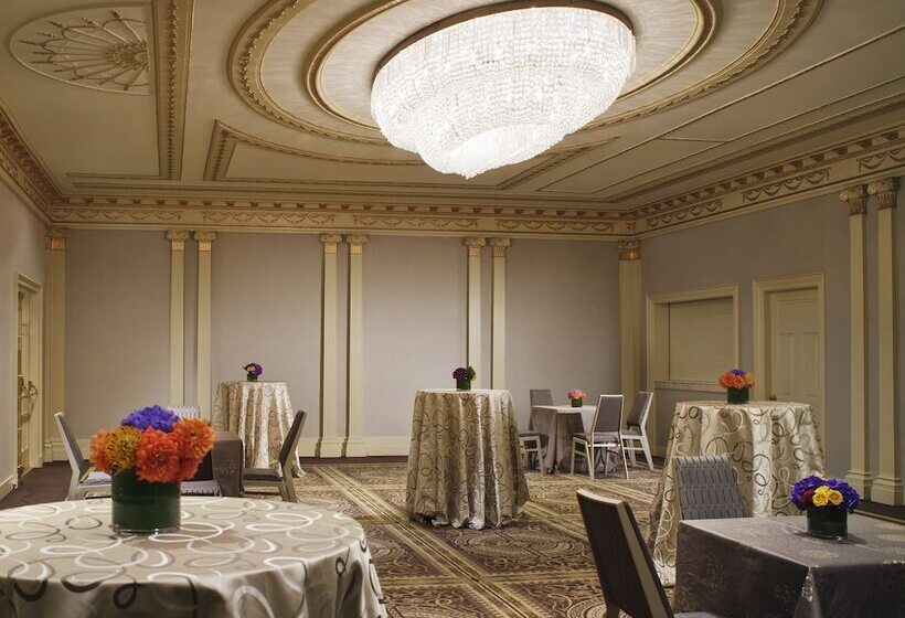 Отель Sheraton Commander