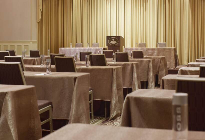 Отель Sheraton Commander