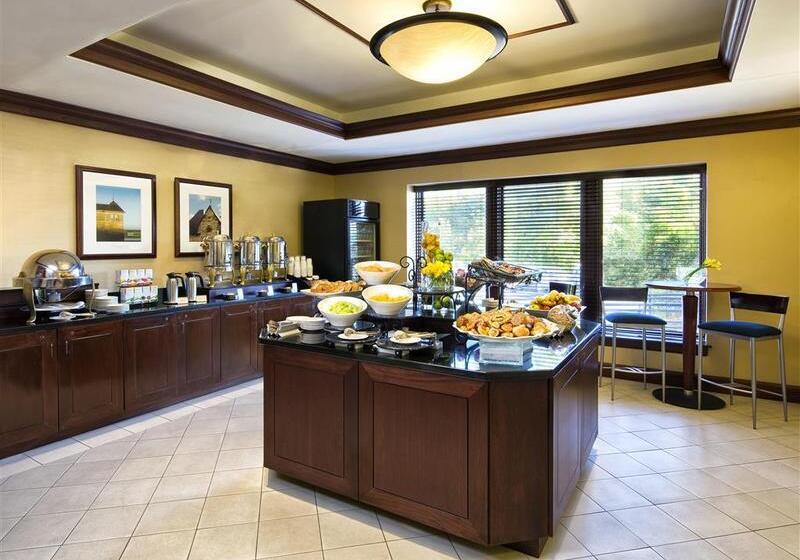 Sheraton Framingham Hotel & Conference Center