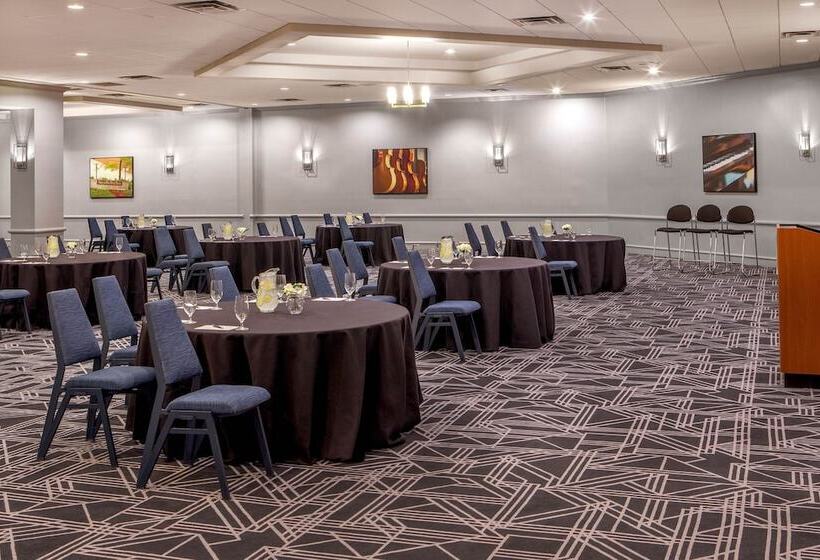 هتل Sheraton Music City Nashville Airport