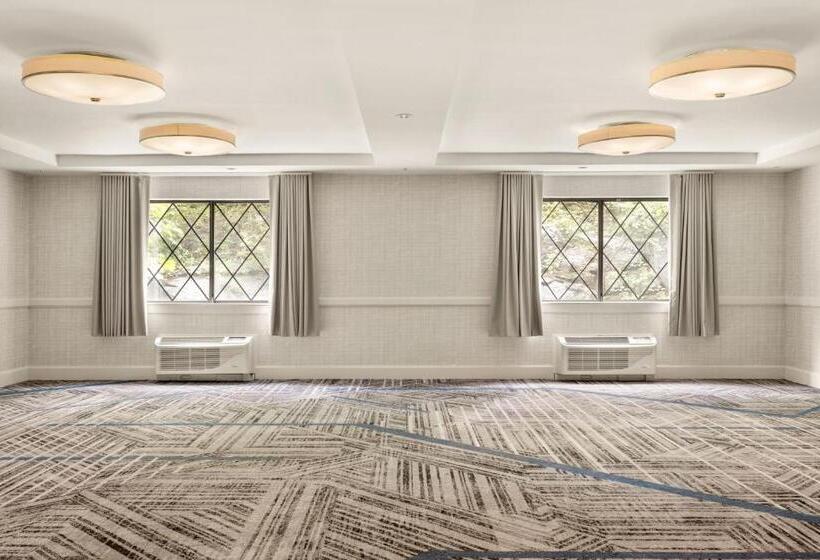 هتل Sheraton Nashua