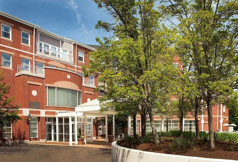 בית מלון כפרי Sheraton Portsmouth Harborside