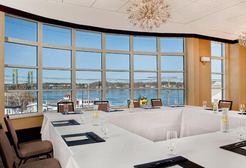 בית מלון כפרי Sheraton Portsmouth Harborside