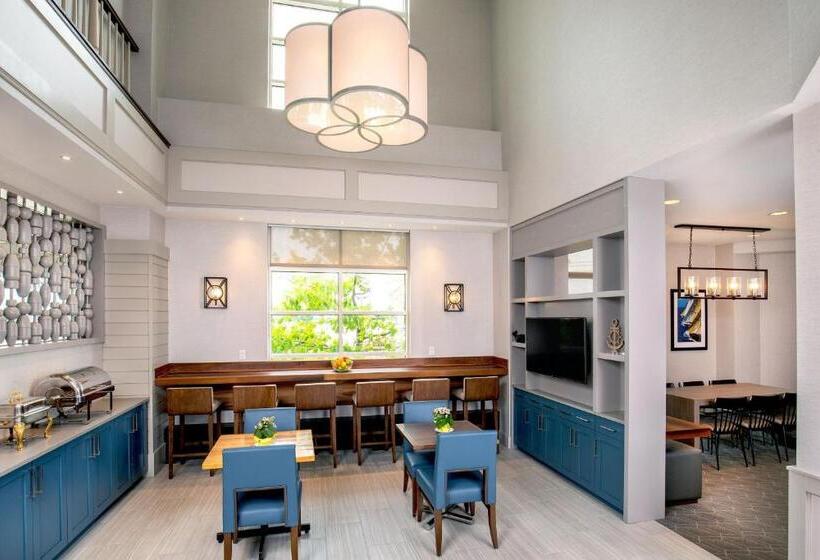 בית מלון כפרי Sheraton Portsmouth Harborside