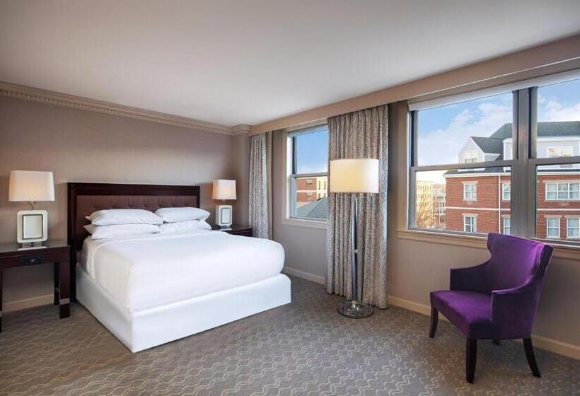 בית מלון כפרי Sheraton Portsmouth Harborside