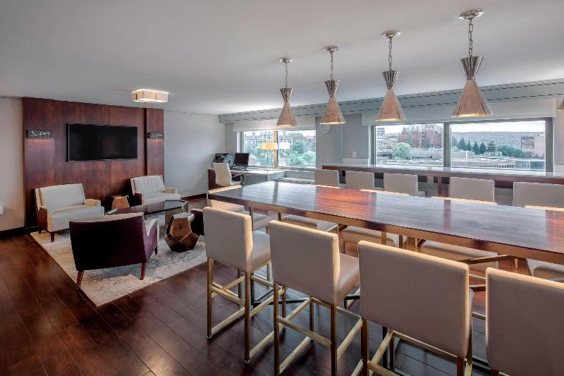 ホテル Sheraton Syracuse University  & Conference Center