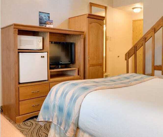 هتل Promenade Inn & Suites Oceanfront