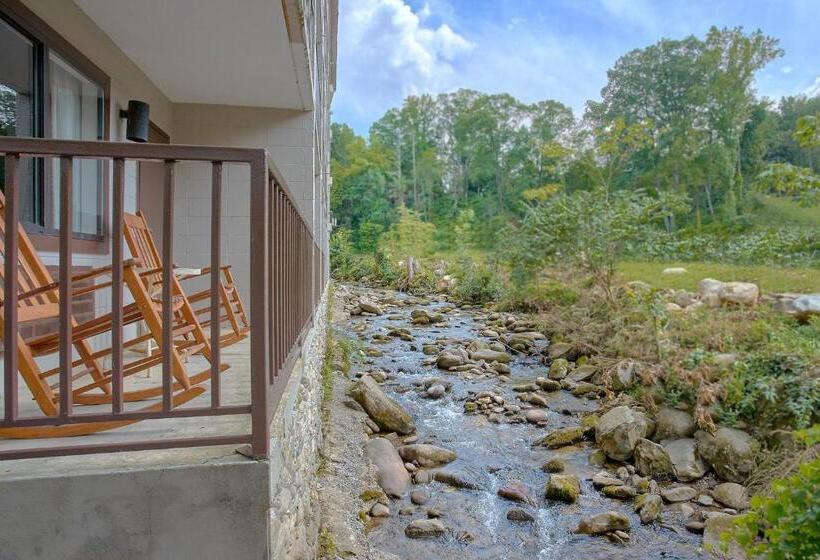 בית מלון כפרי Sidney James Mountain Lodge