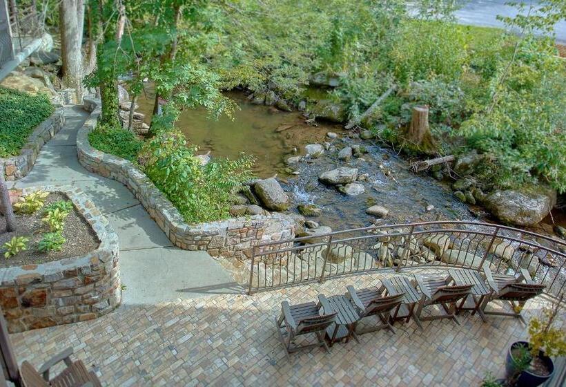 בית מלון כפרי Sidney James Mountain Lodge