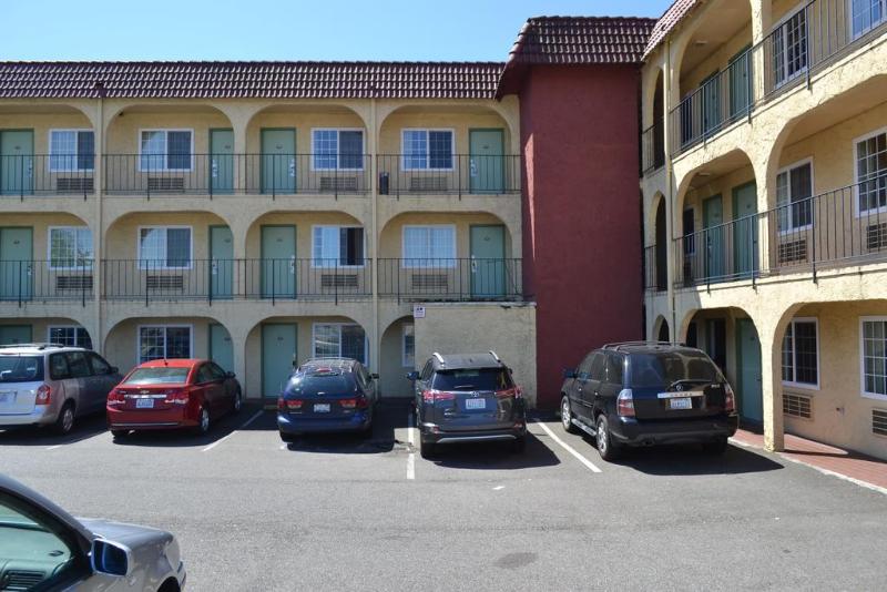 Отель Skyway Inn Seatac