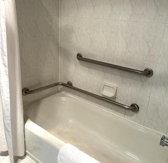 בית מלון כפרי Sojourn Suites Portland Airport