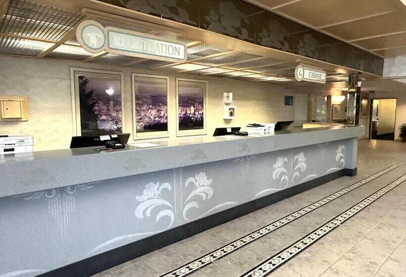 בית מלון כפרי Sojourn Suites Portland Airport