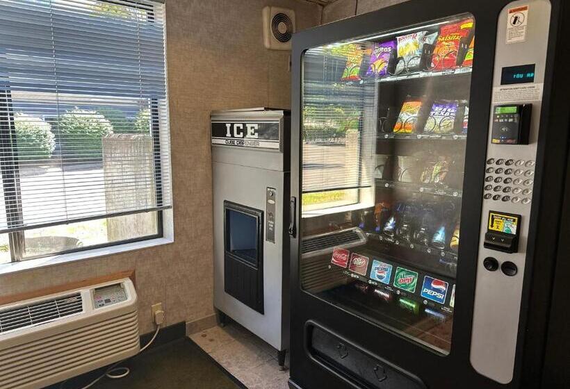 בית מלון כפרי Sojourn Suites Portland Airport