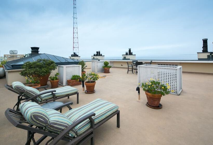 فندق Spindrift Inn