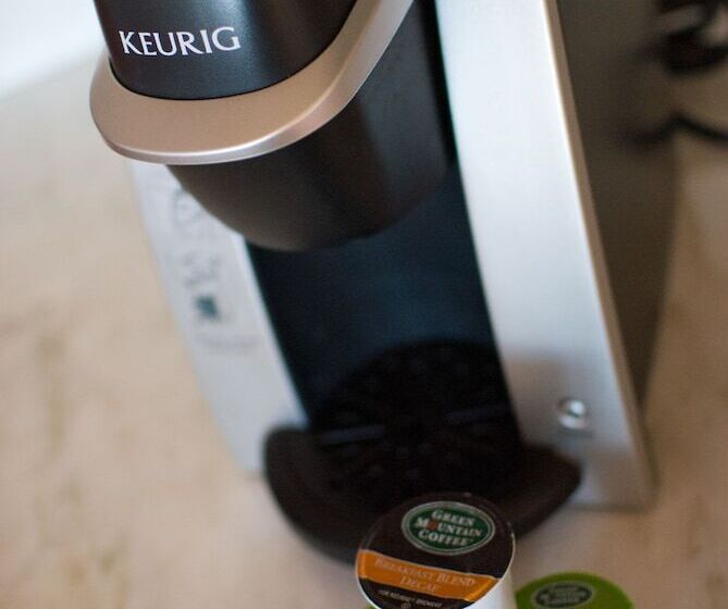 فندق Spindrift Inn