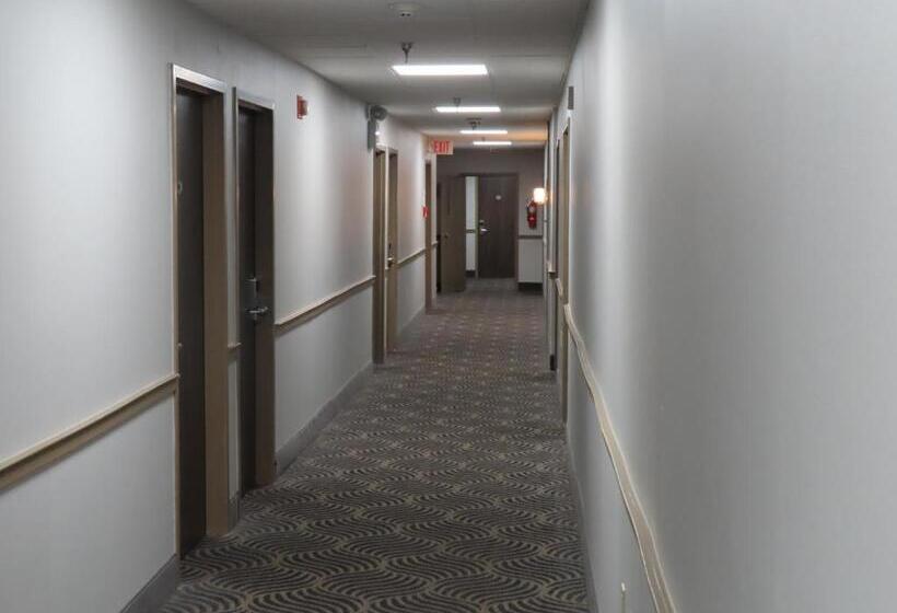 St Charles Hotel Downtown Hudson