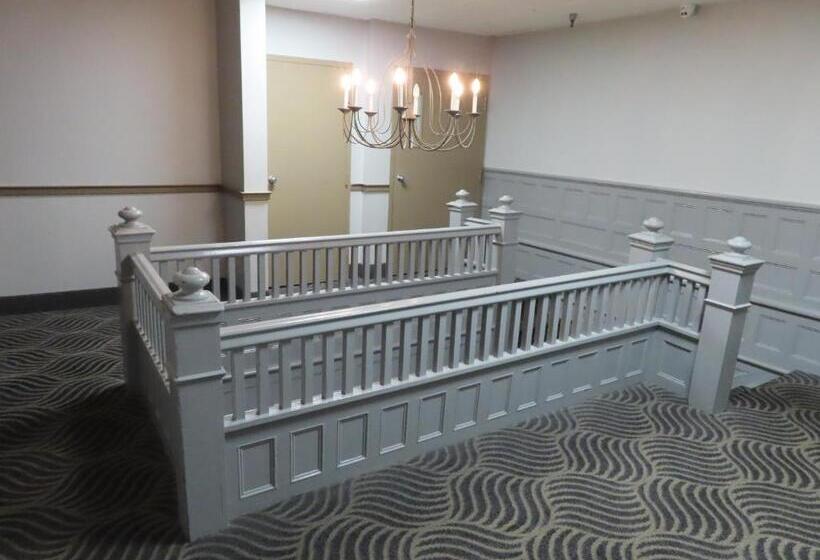 St Charles Hotel Downtown Hudson