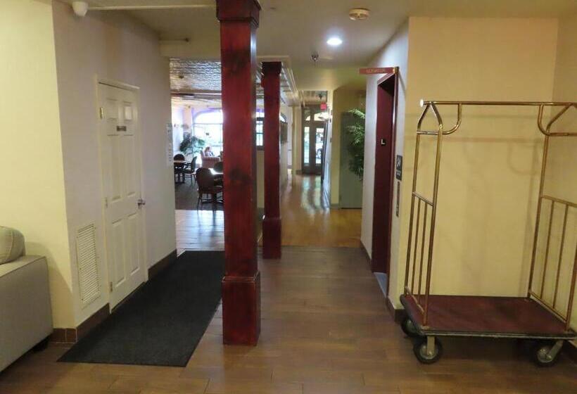 St Charles Hotel Downtown Hudson