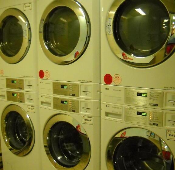 هتل Stamford Suites