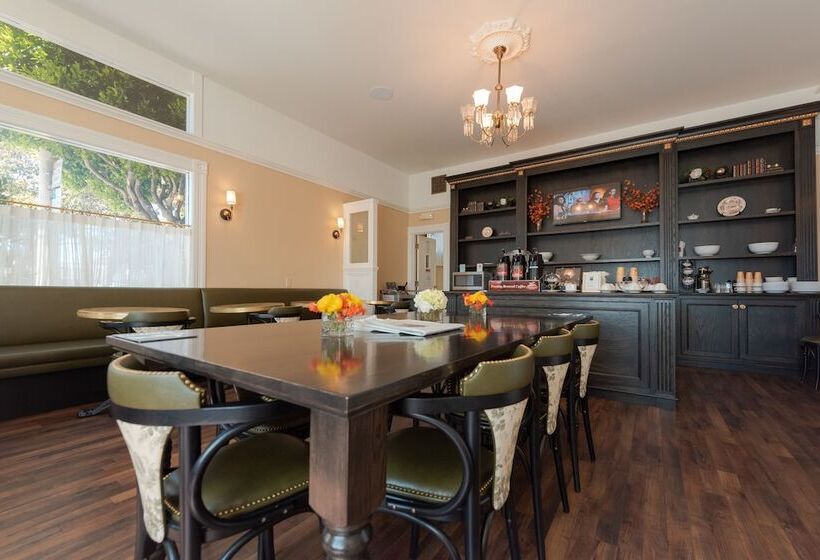 בית מלון כפרי Stanyan Park