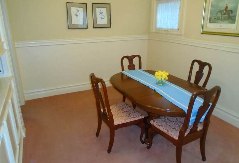 בית מלון כפרי Stanyan Park