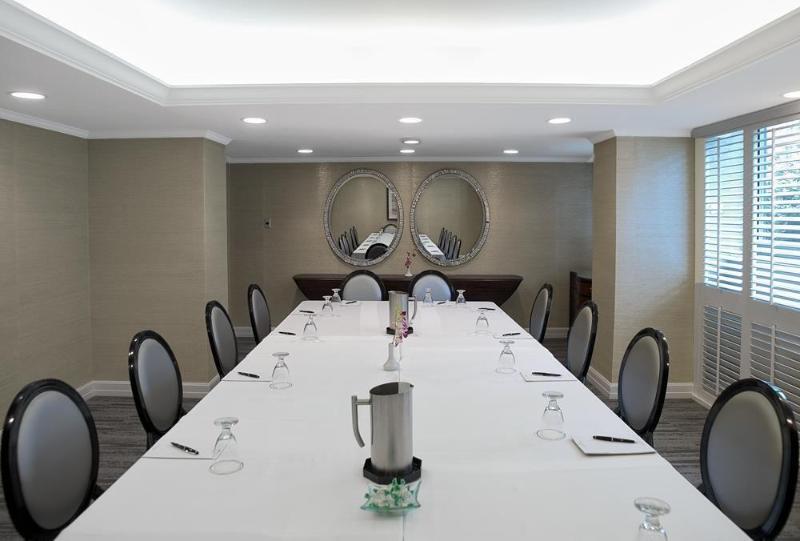 Отель State Plaza