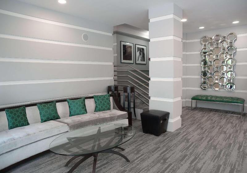 Отель State Plaza