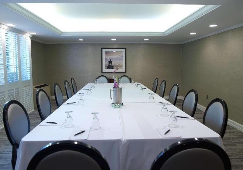 Отель State Plaza