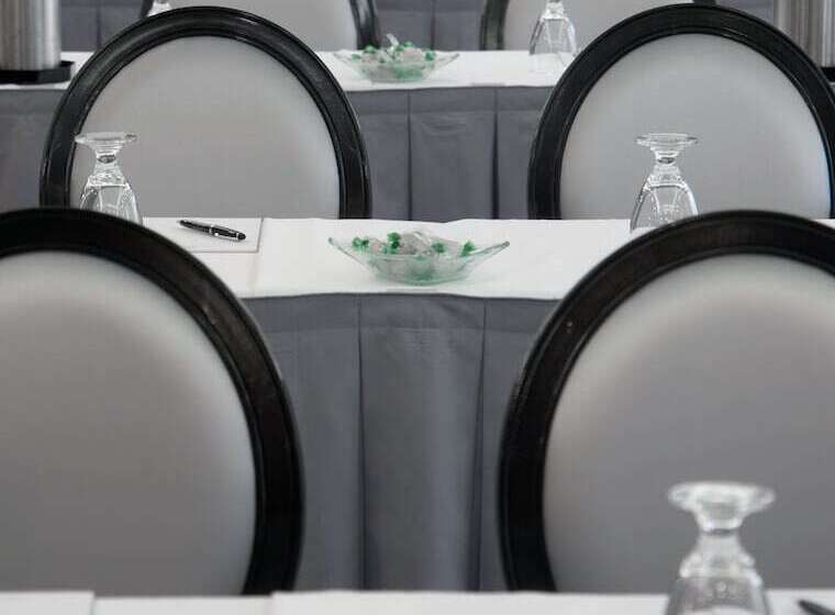 Отель State Plaza