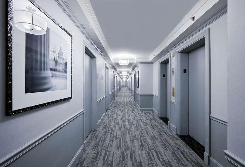 Отель State Plaza