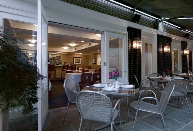 Отель State Plaza