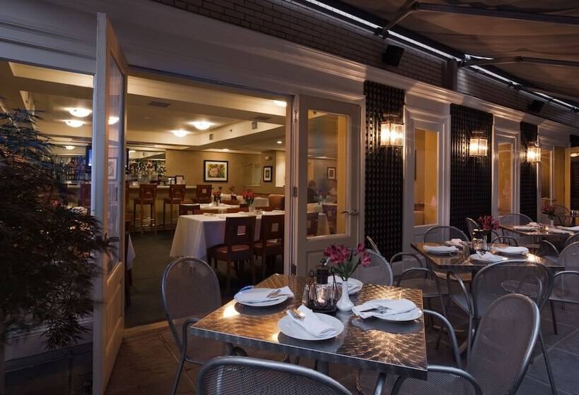 Отель State Plaza