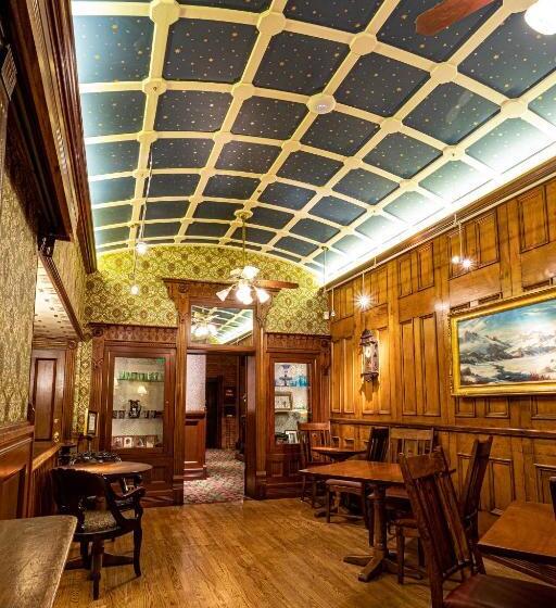 فندق Historic Strater