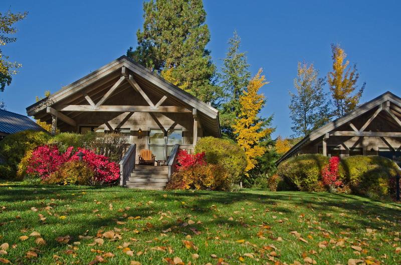 Отель Sun Mountain Lodge