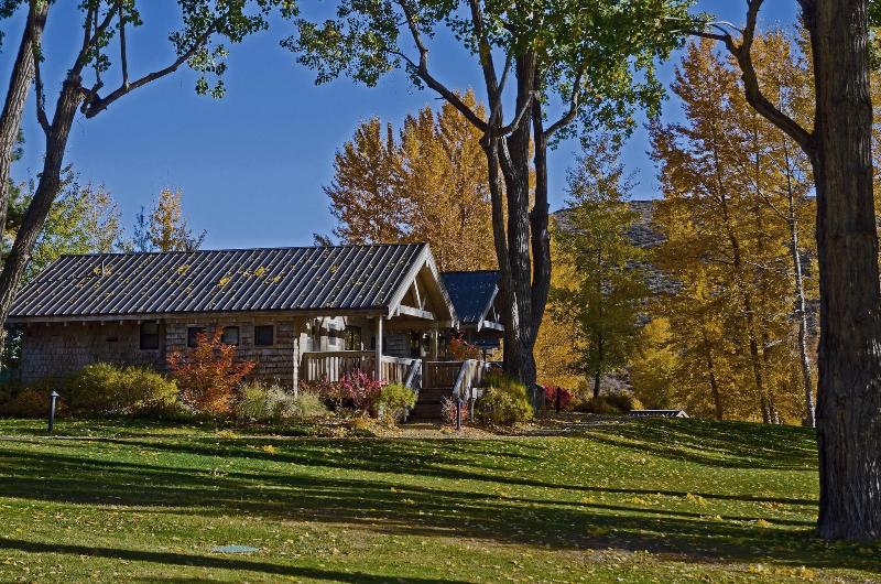 Отель Sun Mountain Lodge