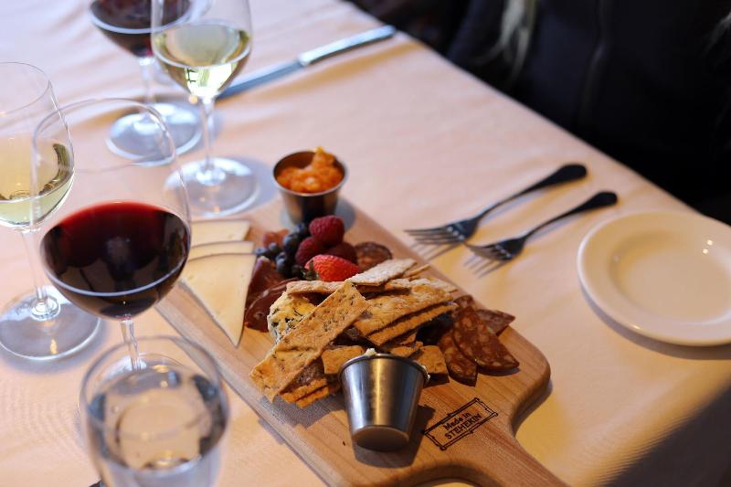 Отель Sun Mountain Lodge