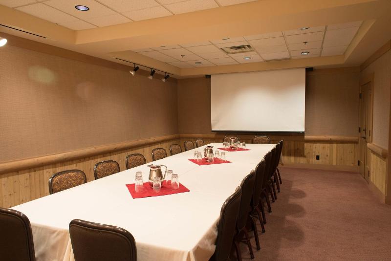 Отель Sun Mountain Lodge