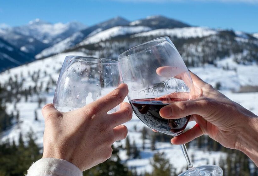 Отель Sun Mountain Lodge