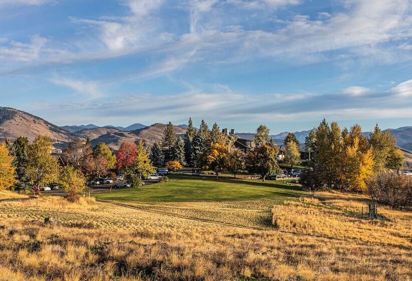 Отель Sun Mountain Lodge