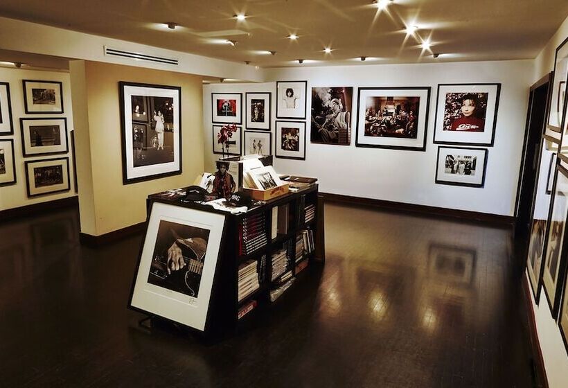 هتل Sunset Marquis