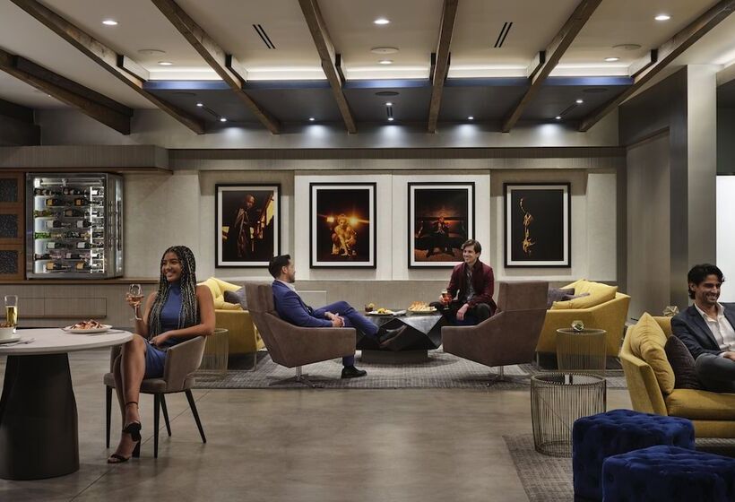 هتل Sunset Marquis