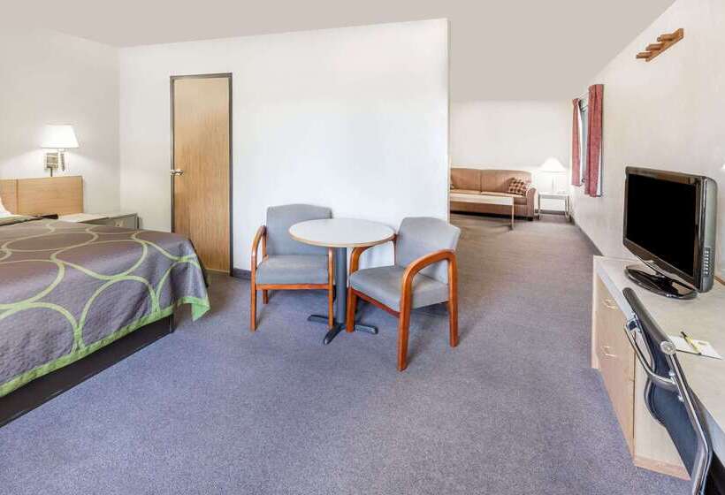 هتل Super 8 By Wyndham Bend