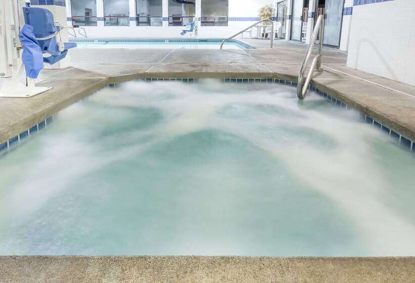 هتل Super 8 By Wyndham Bend