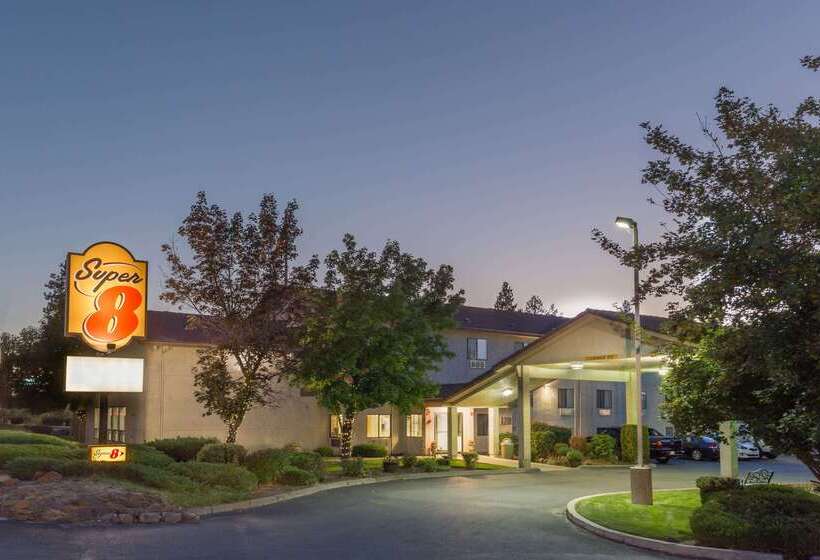 هتل Super 8 By Wyndham Bend