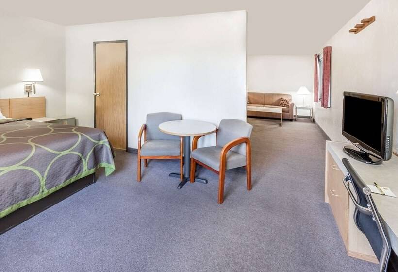 هتل Super 8 By Wyndham Bend