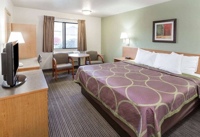 هتل Super 8 By Wyndham Bend