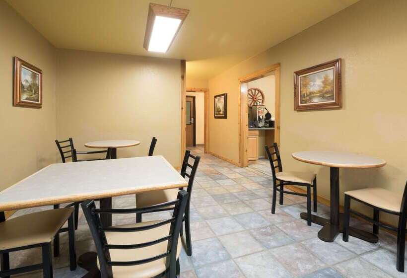 Отель Super 8 By Wyndham Billings