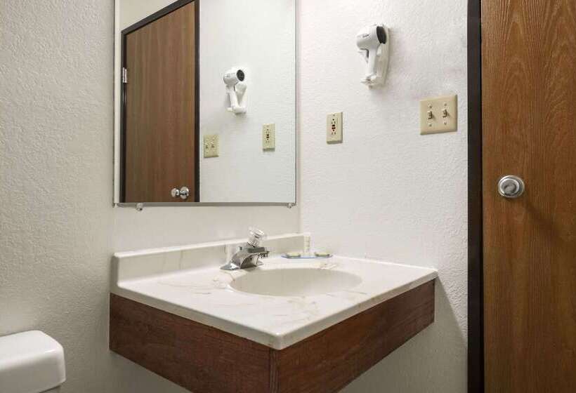 ホテル Super 8 By Wyndham Brookville