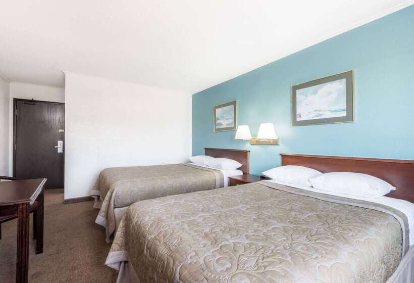 Отель Super 8 By Wyndham Brookville