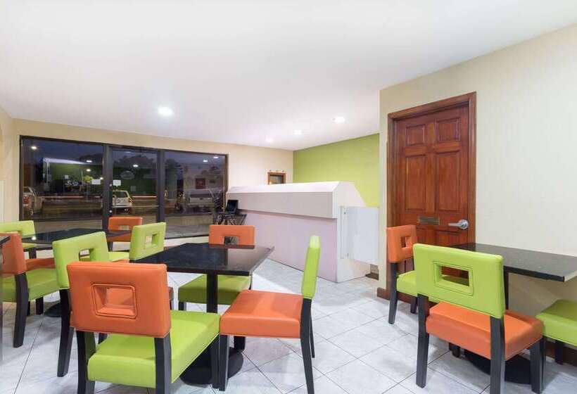 酒店 Super 8 By Wyndham Brunswick/st Simons Island Area